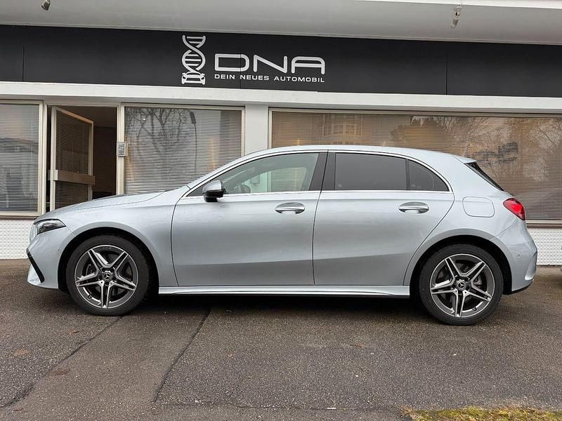 Gebraucht Mercedes A250 Advanced Plus 163 PS (119 kW) 2024 Silber Limousine
