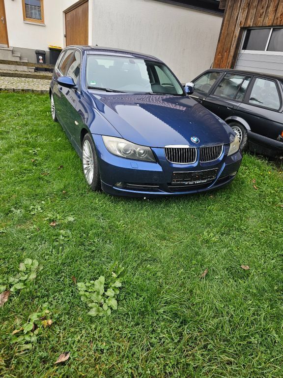 Blau Gebraucht 2005 BMW 330 Kombi | 8.500 € (Fairer Preis) - Bild 1/4