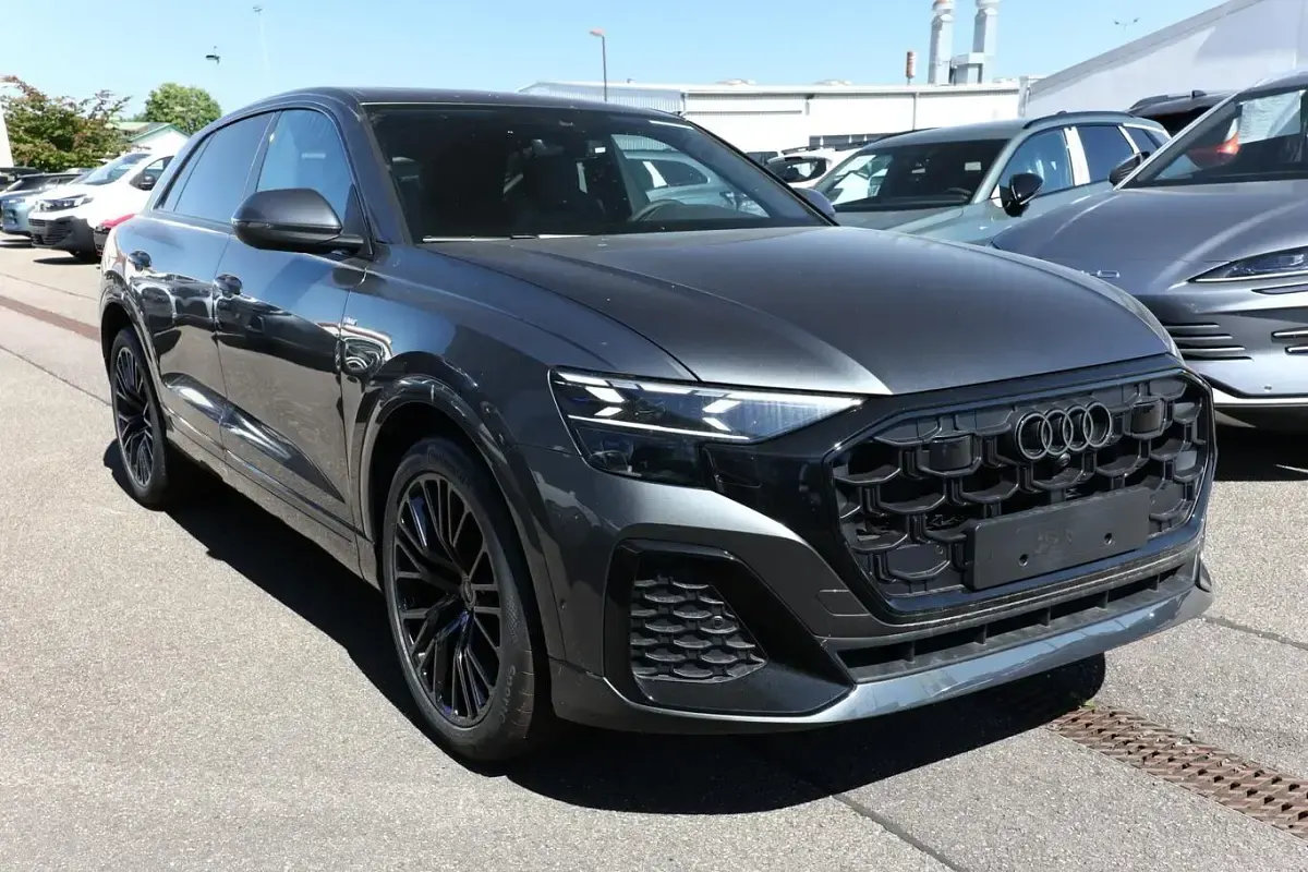 Neu Audi Q8 S-Line 286 PS (210 kW) 2026 Daytonagrau perleffekt SUV
