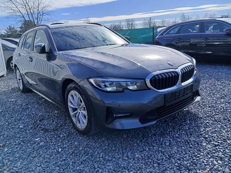 Gebraucht BMW 320 Advantage 190 PS (139 kW) 2020 Grau Kombi