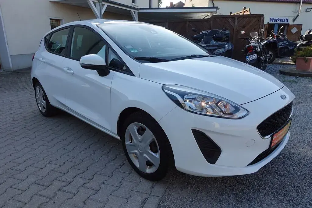 Gebraucht Ford Fiesta Cool & Connect 86 PS (63 kW) 2019 Frostweiß Kleinwagen