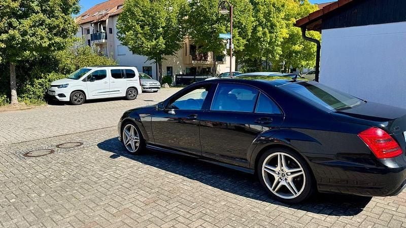 Schwarz Gebraucht 2009 Mercedes S500 Limousine | 16.000 € (Fairer Preis) - Bild 1/4