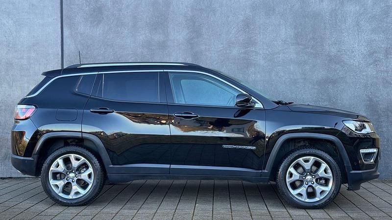Gebraucht Jeep Compass Limited 140 PS (102 kW) 2018 Schwarz SUV