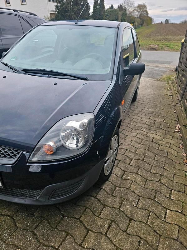 Gebraucht Ford Fiesta 69 PS (50 kW) 2006 Blau Kleinwagen
