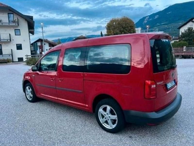 Gebraucht VW Caddy 110 PS (80 kW) 2016 Rot Van / Kleinbus