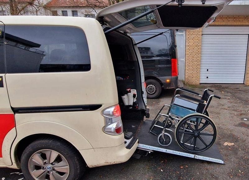 Beige Gebraucht 2022 Nissan e-NV200 Van | 15.350 € (Etwas zu teuer) - Bild 1/4
