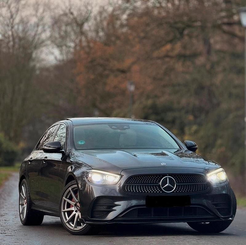 Gebraucht Mercedes E220 AMG 200 PS (147 kW) 2020 Schwarz Limousine