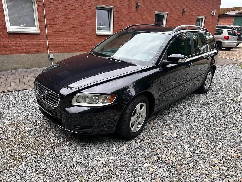 Schwarz Gebraucht 2009 Volvo V50 Kinetic Kombi | 5.500 € (Teuer) - Bild 1/4