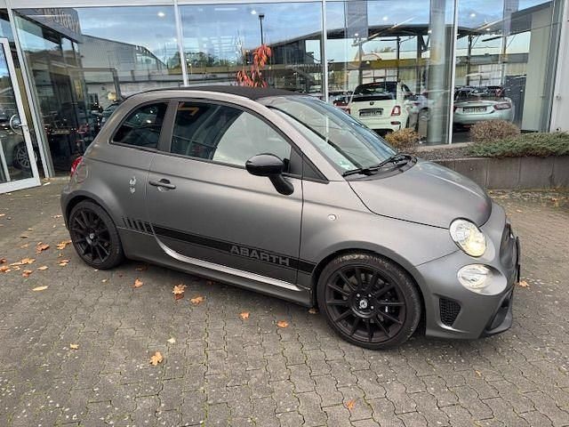 Gebraucht Abarth 595C Esseesse 179 PS (131 kW) 2020 Colore esterno (asphalt grau) Cabrio