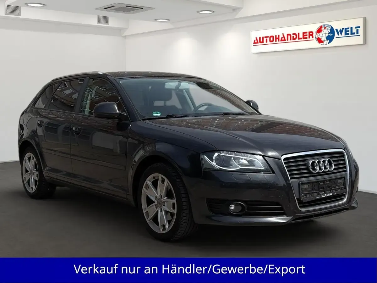 Gebraucht Audi A3 Comfort 125 PS (91 kW) 2010 Grau Kleinwagen
