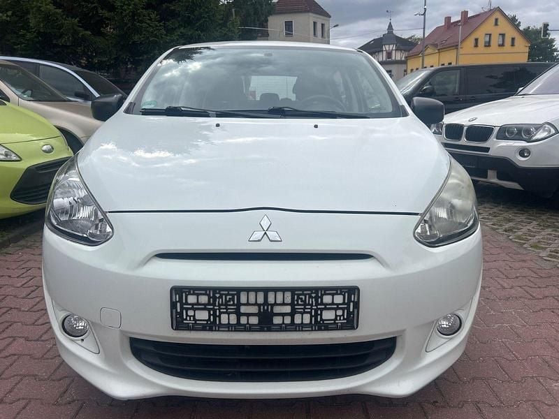 Weiß Gebraucht 2016 Mitsubishi Space Star Diamant Edition Kleinwagen | 3.900 € (Guter Preis) - Bild 1/4