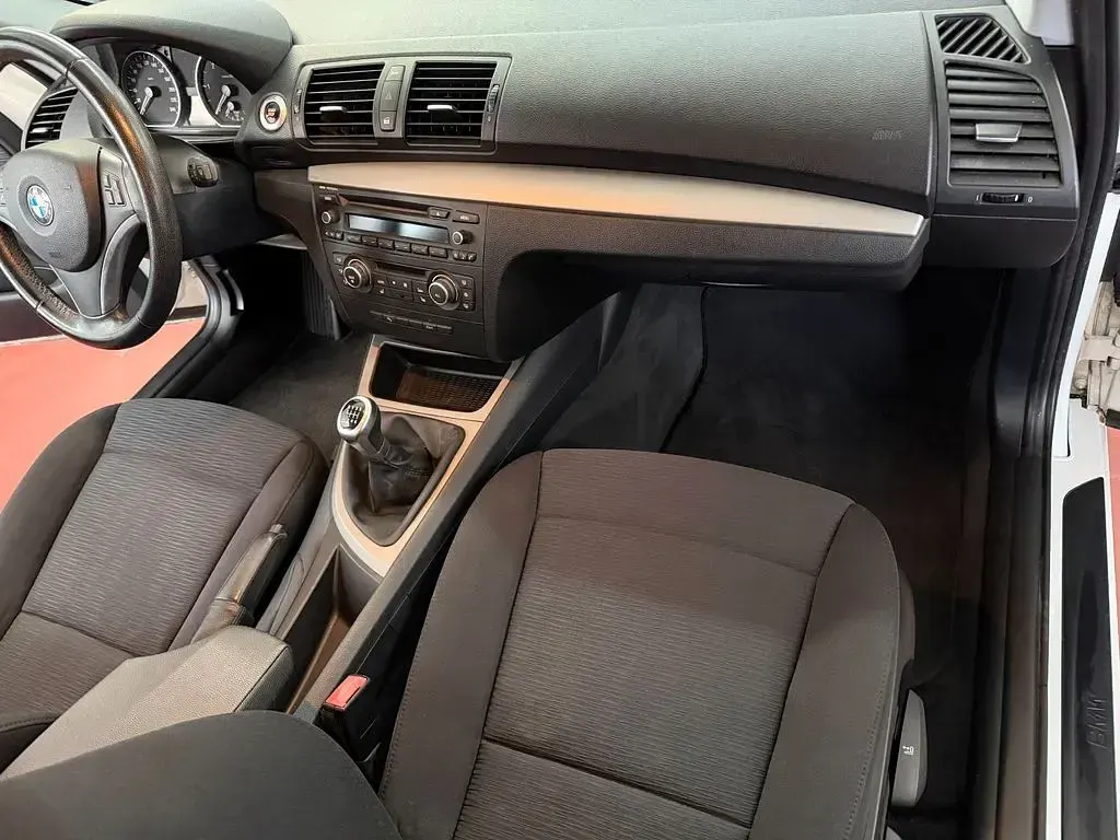 Używany BMW 116 116 KM (85 kW) 2011 Biały Hatchback