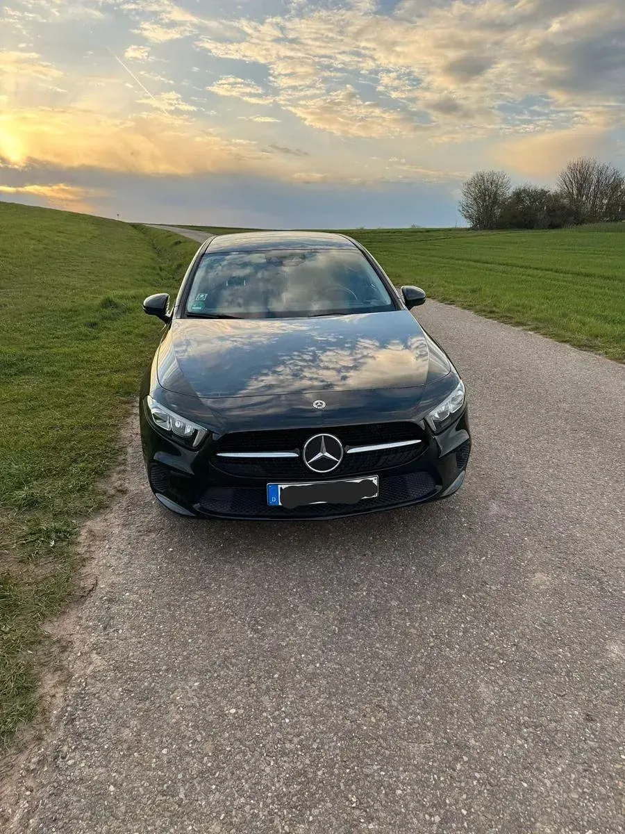 Gebraucht Mercedes A200 163 PS (119 kW) 2020 Schwarz Limousine