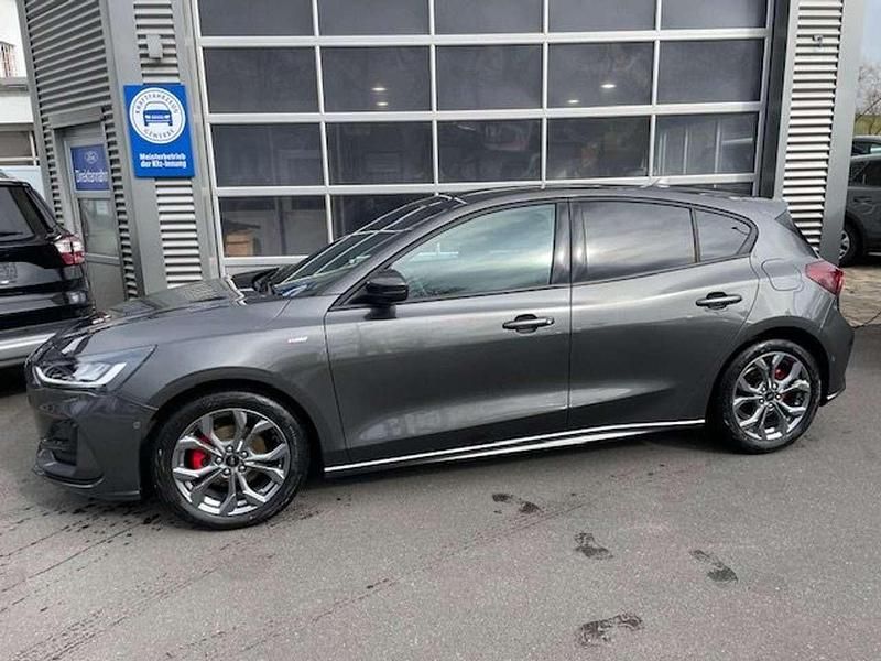 Gebraucht Ford Focus ST-Line 125 PS (91 kW) 2025 Magneticgrau (metallic) Limousine