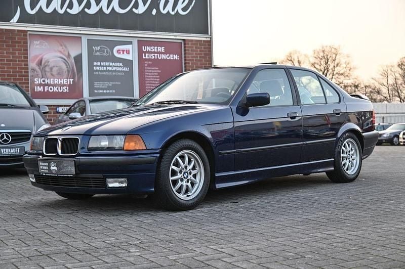 Second-hand BMW 325 192 CP (141 kW) 1994 Albastru Berlinǎ