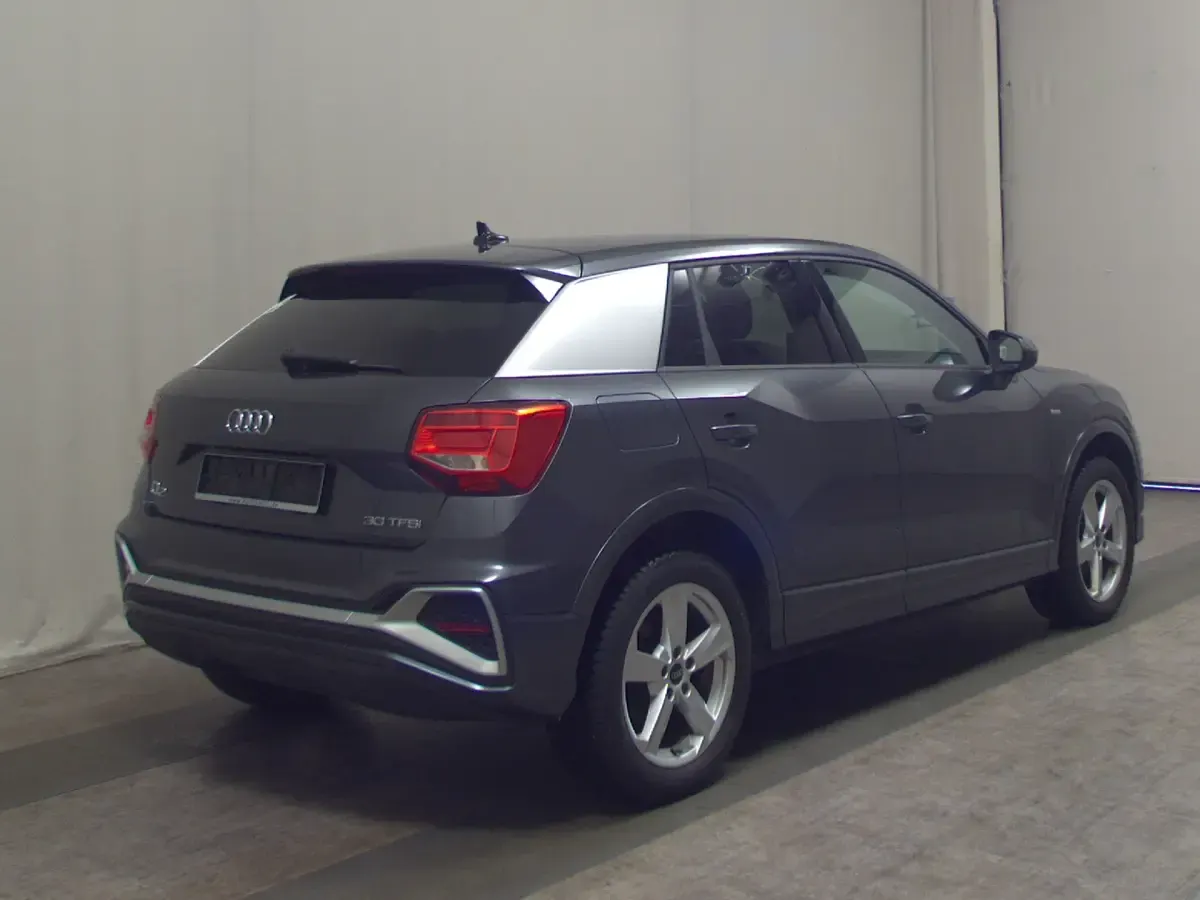 Gebraucht Audi Q2 S-Line 116 PS (85 kW) 2025 Grau SUV