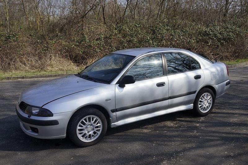 Gebraucht Mitsubishi Carisma 103 PS (75 kW) 2003 Silber Limousine