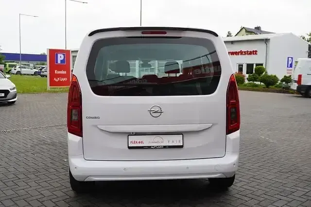 Gebraucht Opel Combo 110 PS (80 kW) 2022 Weiss Van / Kleinbus