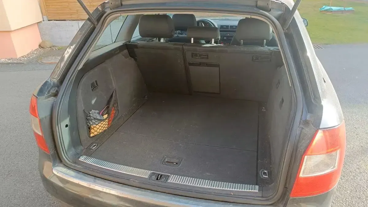 Gebraucht Audi A4 130 PS (95 kW) 2004 Schwarz Kombi