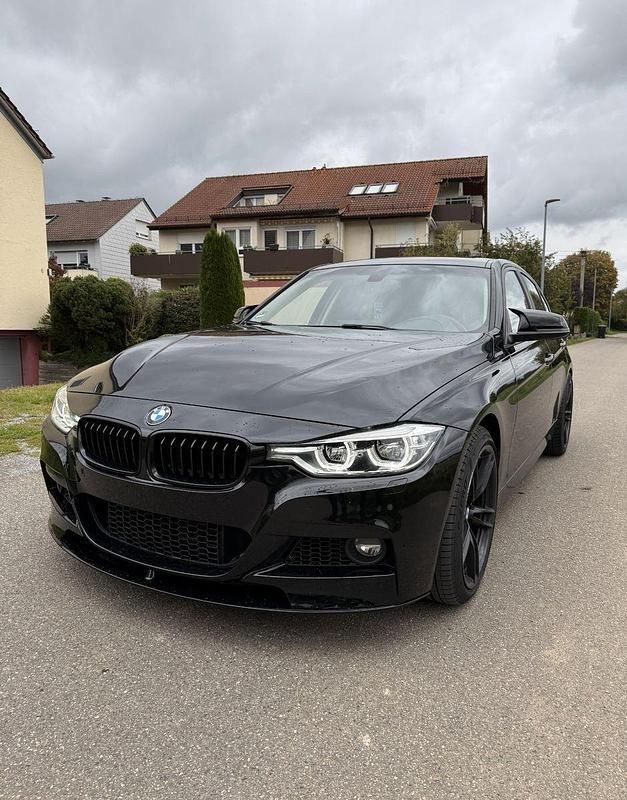Schwarz Gebraucht 2017 BMW 340 M Performance Limousine | 22.999 € (Fairer Preis) - Bild 1/4