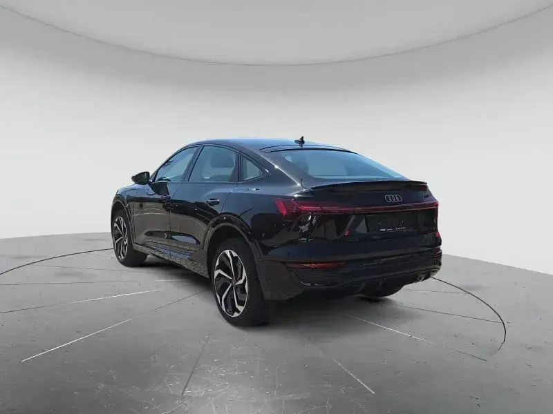 Gebraucht Audi Q8 Sportback e-tron S-Line 250 kW (340 PS) 2023 Mythosschwarz metallic SUV