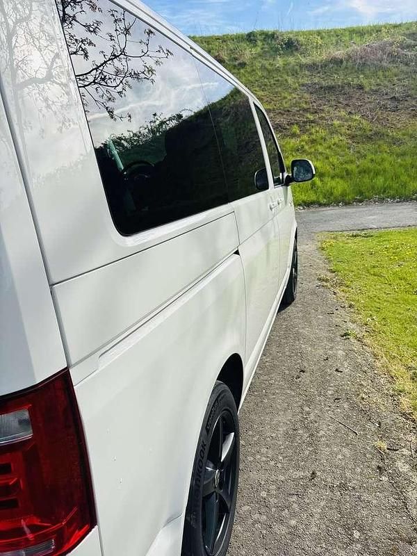 Gebraucht VW Multivan Comfortline 150 PS (110 kW) 2018 Weiß Van / Kleinbus