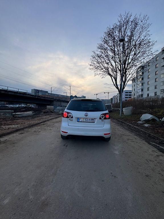 Gebraucht VW Golf Plus Cross Team 122 PS (89 kW) 2010 Weiß Van / Kleinbus