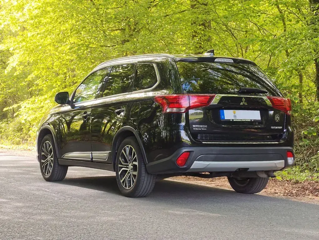 Gebraucht Mitsubishi Outlander 150 PS (110 kW) 2018 Schwarz SUV