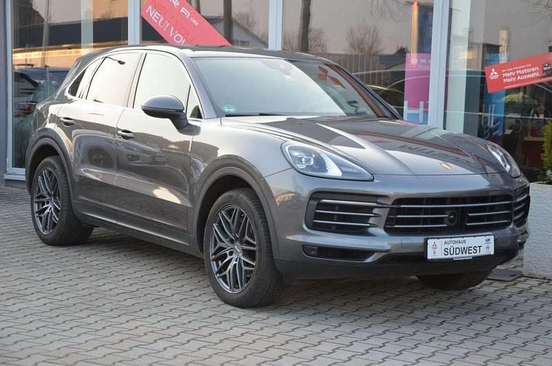 Grau Gebraucht 2019 Porsche Cayenne S SUV | 49.480 € (Etwas zu teuer) - Bild 1/4