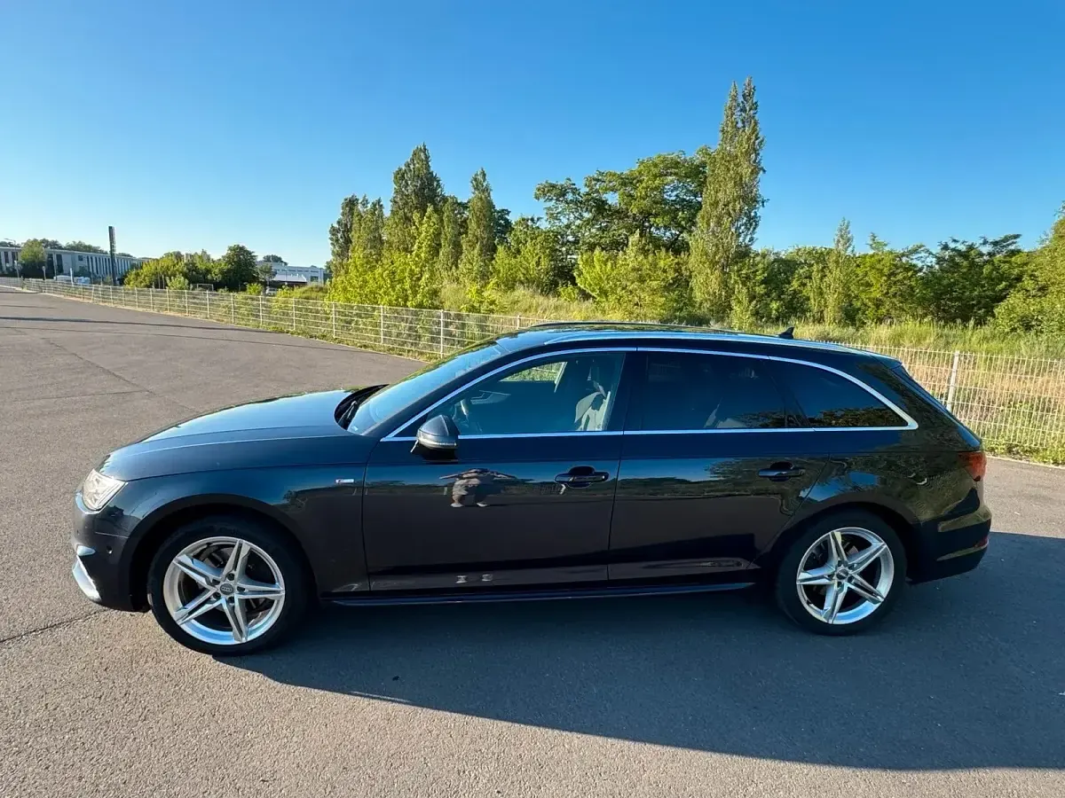 Gebraucht Audi A4 S-Line 170 PS (125 kW) 2018 Blau Kombi