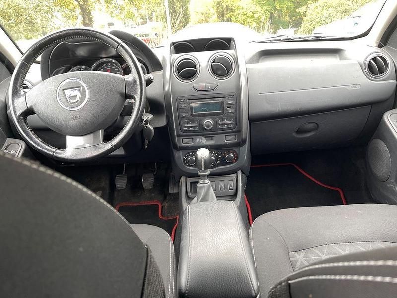 Gebraucht Dacia Duster Lauréate 125 PS (91 kW) 2014 Silber SUV