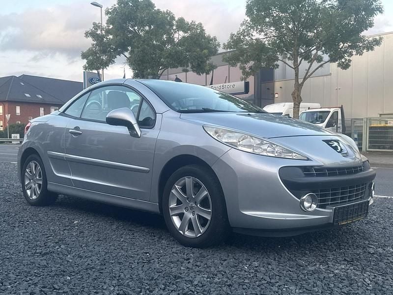 Silber Gebraucht 2009 Peugeot 207 CC Cabrio | 1.900 € - Bild 1/4
