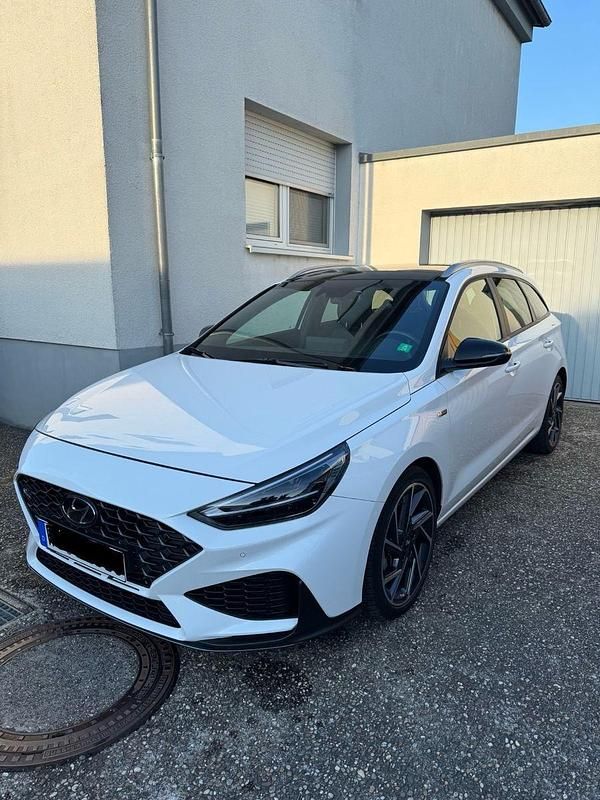 Weiß Gebraucht 2023 Hyundai i30 N Line Kombi | 24.990 € (Etwas zu teuer) - Bild 1/4