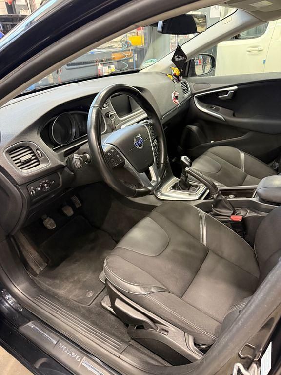 Gebraucht Volvo V40 150 PS (110 kW) 2014 Schwarz Limousine