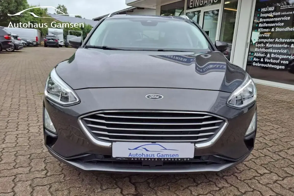 Gebraucht Ford Focus Cool & Connect 125 PS (91 kW) 2018 Grau Limousine