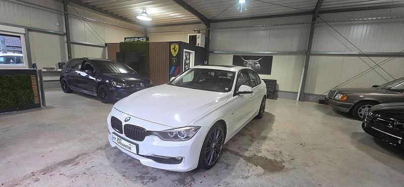 Weiß Gebraucht 2012 BMW 328 Sport Line Limousine | 13.800 € (Guter Preis) - Bild 1/4