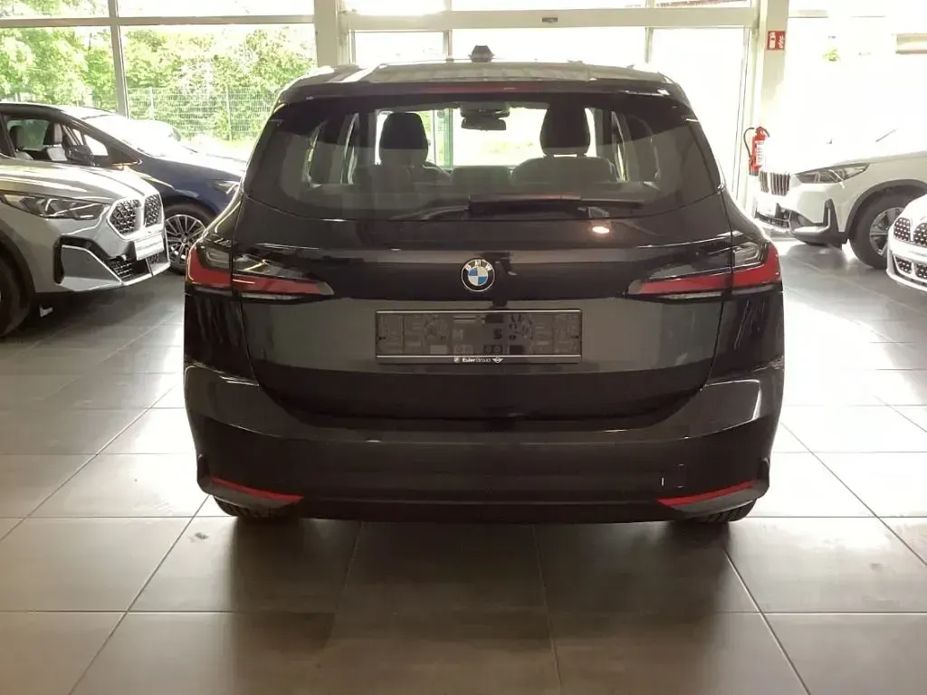 Gebraucht BMW 220 Active Tourer 170 PS (125 kW) 2025 Schwarz Van / Kleinbus