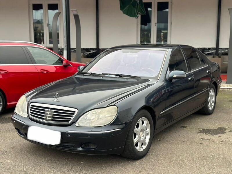 Schwarz Gebraucht 1999 Mercedes S320 Limousine | 2.350 € - Bild 1/4
