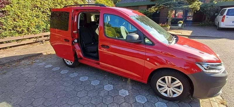 Gebraucht VW Caddy 75 PS (55 kW) 2022 Rot Van / Kleinbus
