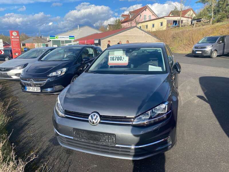 Indium grau Gebraucht 2019 VW Golf VII IQ Drive Kleinwagen | 15.799 € (Fairer Preis) - Bild 1/4