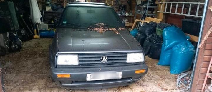 Grau Gebraucht 1991 VW Jetta Limousine | 1.800 € - Bild 1/4