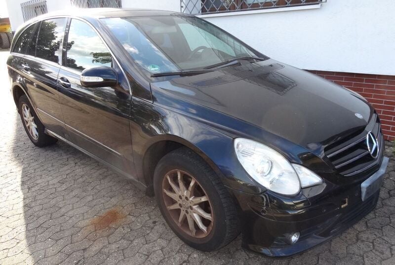 Schwarz Gebraucht 2009 Mercedes R280 Van / Kleinbus | 2.980 € (Guter Preis) - Bild 1/4