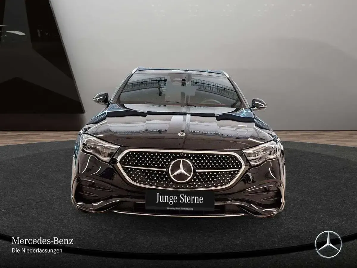 Gebraucht Mercedes E300 Premium 204 PS (150 kW) 2025 Schwarz Limousine