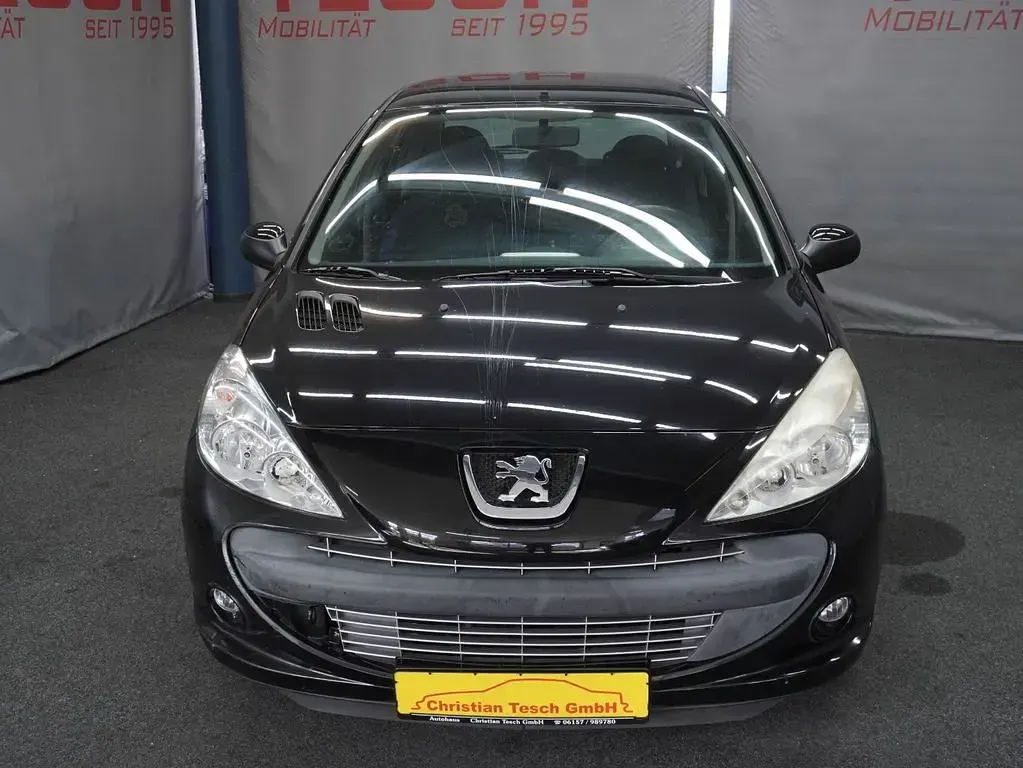 Gebraucht Peugeot 206+ 73 PS (53 kW) 2013 Schwarz Kleinwagen