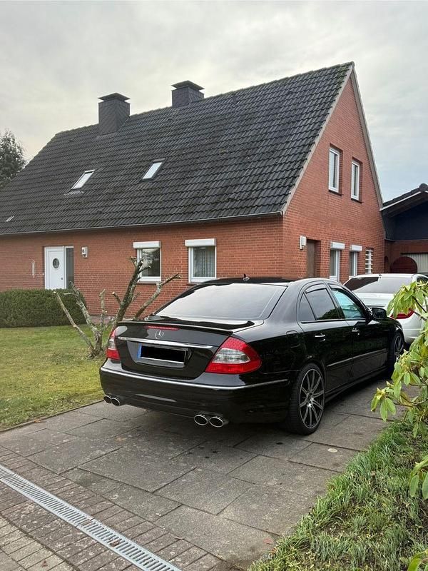 Gebraucht Mercedes E320 Avantgarde 224 PS (164 kW) 2008 Schwarz Limousine