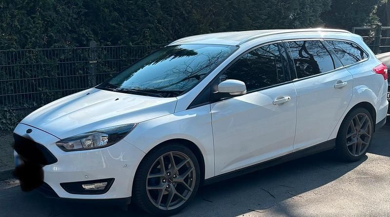 Gebraucht Ford Focus 125 PS (91 kW) 2017 Weiß Kombi