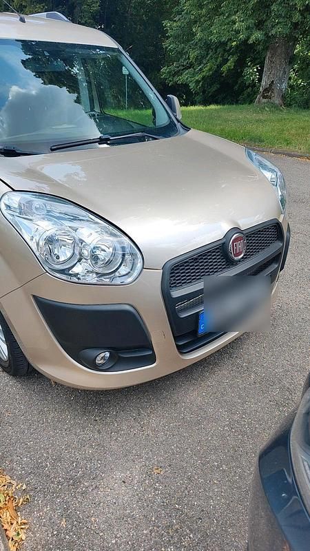 Gold Gebraucht 2014 Fiat Doblò Van / Kleinbus | 5.500 € (Etwas zu teuer) - Bild 1/3