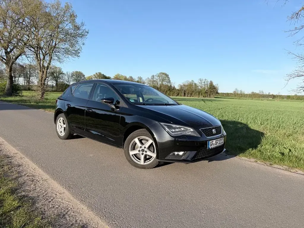 Second-hand Seat Leon 150 CP (110 kW) 2014 Negru Berlinǎ