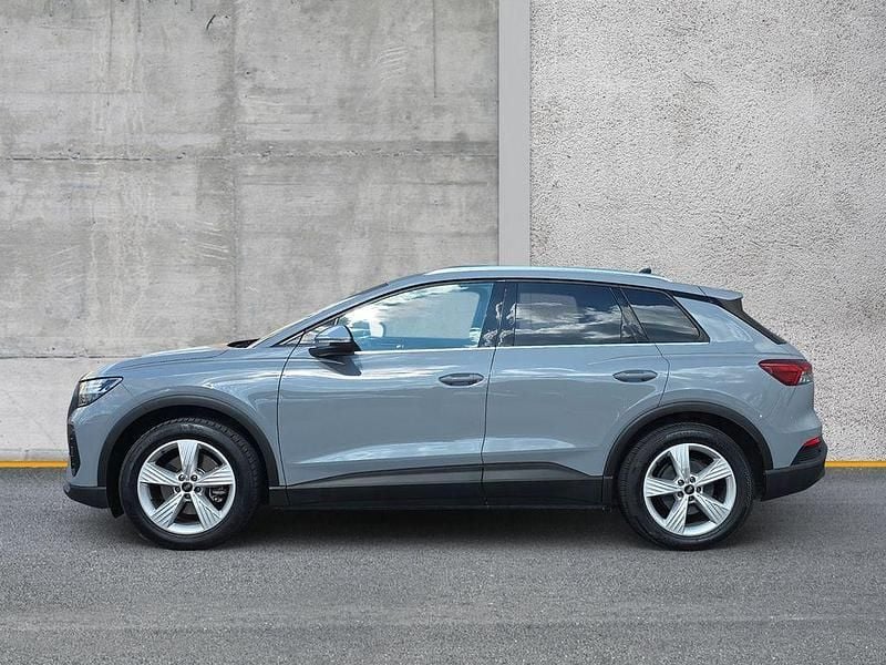 Używany Audi Q4 e-tron Basis 125 kW (170 KM) 2022 Szary SUV