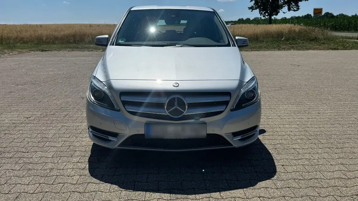 Gebraucht Mercedes B200 Sport 156 PS (114 kW) 2014 Silber Kleinwagen